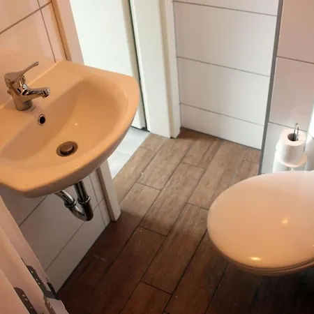 Gemuetliche 2-Zi-Whg, Strandnaehe, Kostenloser Parkplatz, Schluesselbox, 24/7 Selfcheckin Flensburgo Exterior foto