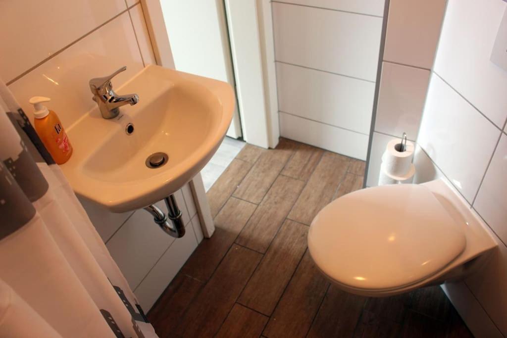 Gemuetliche 2-zi-whg, Strandnaehe, Kostenloser Parkplatz, Schluesselbox, 24/7 Selfcheckin Apartment Flensburg